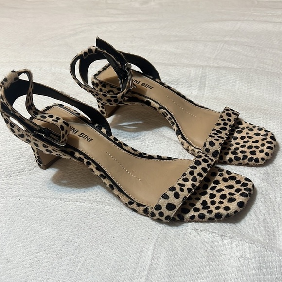 Gianni Bini Leather Cheetah Print Calf Hair Sandals 7 1/2 - Picture 2 of 8